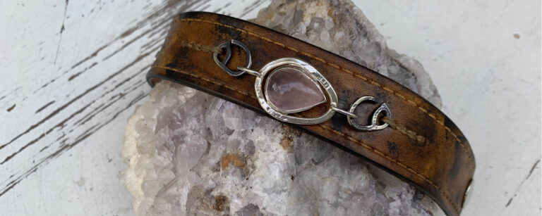 Rozenkwarts in je sieraad