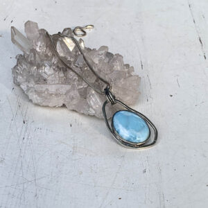 kettingen met een edelsteen larimar