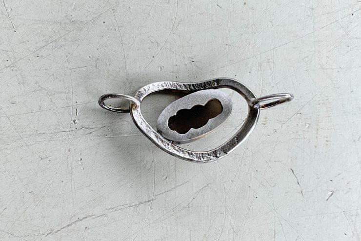 Achterkant van de kast is opengezaagd