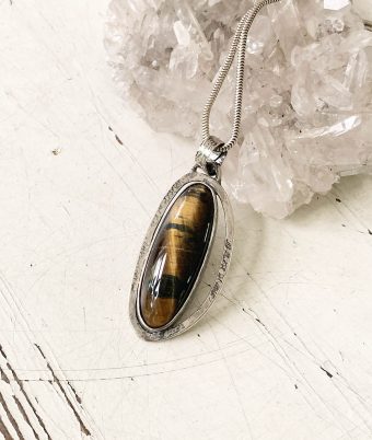 Hanger met tijgeroog