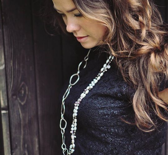 ketting-met-een-edelsteen-lang