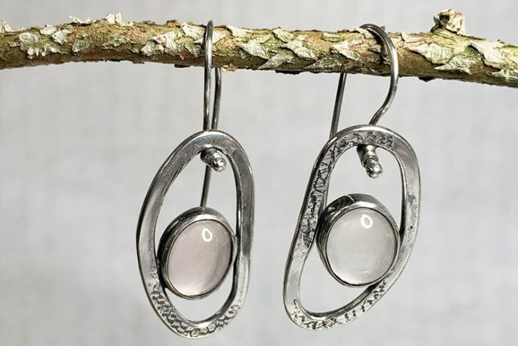 Oorbellen met rozenkwarts